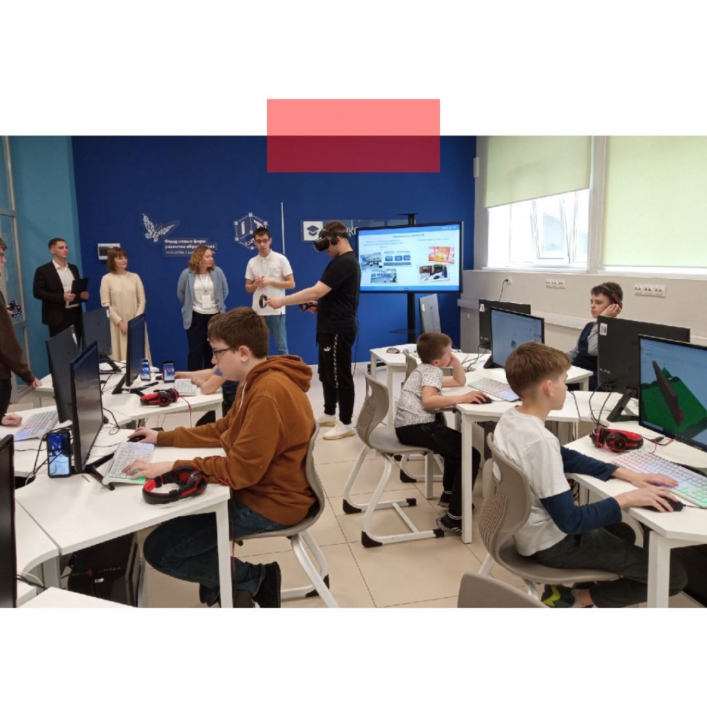 Замминистра просвещения РФ посетила липецкий «IT-куб»