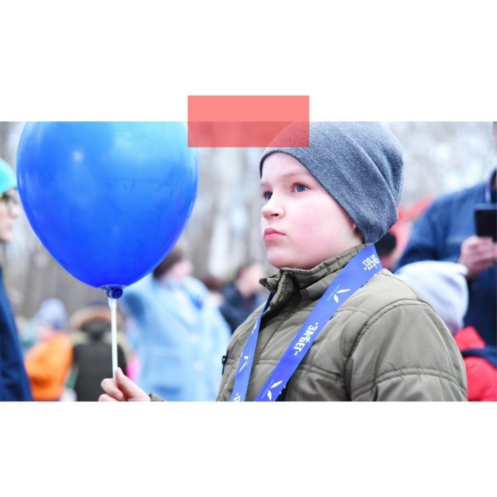 Знай и помогай: в день информирования об аутизме Липецк «зажег синим» 